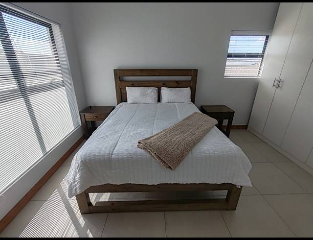 5 BEDROOM HOUSE FOR SALE IN CALYPSO BEACH